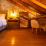 1932 Boutique Mountain με ιδιωτικό Hot Tub&τζάκι Chalet Kalavryta