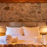 1932 Boutique Mountain με ιδιωτικό Hot Tub&τζάκι * Kalavryta