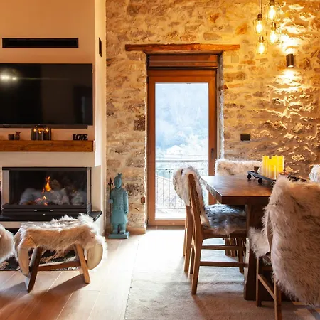 Chalet 1932 Boutique Mountain με ιδιωτικό Hot Tub, Sauna & τζάκι