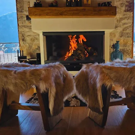 1932 Boutique Mountain με ιδιωτικό Hot Tub, Sauna & τζάκι Kalavryta