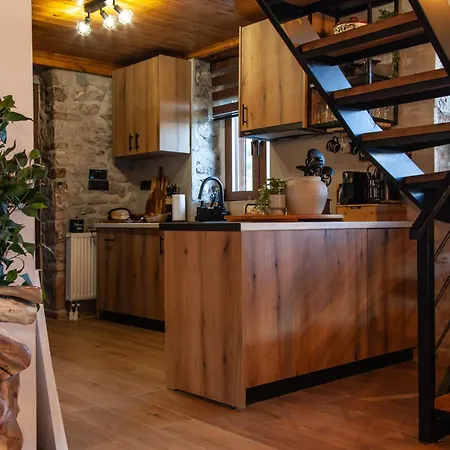 1932 Boutique Mountain με ιδιωτικό Hot Tub, Sauna & τζάκι Chalet Kalavryta