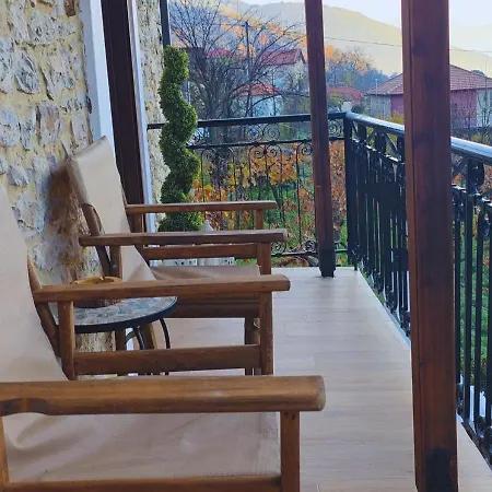 Chalet 1932 Boutique Mountain με ιδιωτικό Hot Tub, Sauna & τζάκι Kalavryta