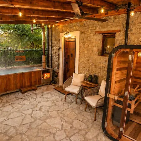 1932 Boutique Mountain με ιδιωτικό Hot Tub, Sauna & τζάκι