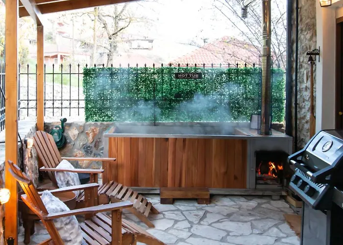 1932 Boutique Mountain με ιδιωτικό Hot Tub & τζάκι Chalet Kalavryta