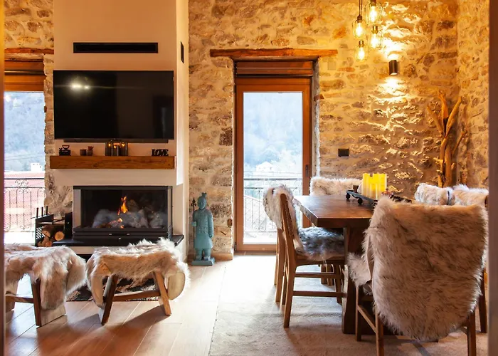 Chalet 1932 Boutique Mountain με ιδιωτικό Hot Tub & τζάκι