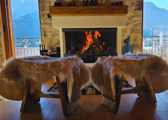 1932 Boutique Mountain με ιδιωτικό Hot Tub & τζάκι Kalavryta