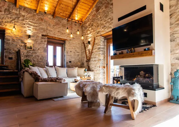 1932 Boutique Mountain με ιδιωτικό Hot Tub & τζάκι Kalavryta