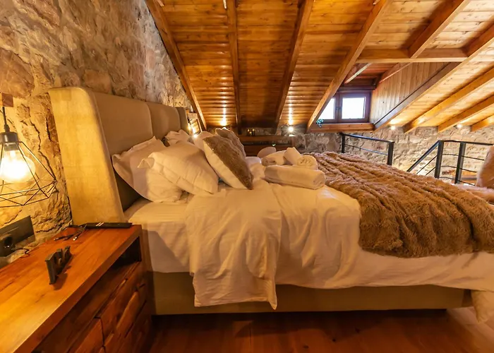 Chalet 1932 Boutique Mountain Chalet Με Ιδιωτικό Hot Tub & Τζάκι Kalavryta