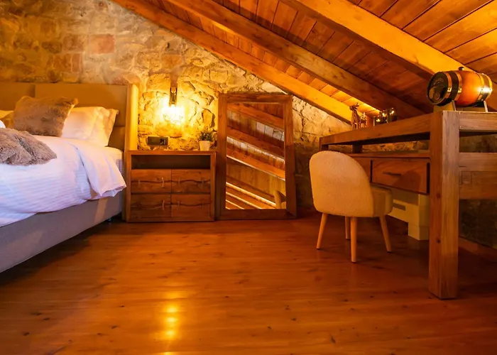 1932 Boutique Mountain με ιδιωτικό Hot Tub & τζάκι Chalet Kalavryta