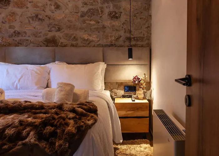 Chalet 1932 Boutique Mountain με ιδιωτικό Hot Tub & τζάκι Kalavryta