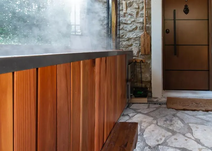 Chalet 1932 Boutique Mountain με ιδιωτικό Hot Tub & τζάκι Kalavryta