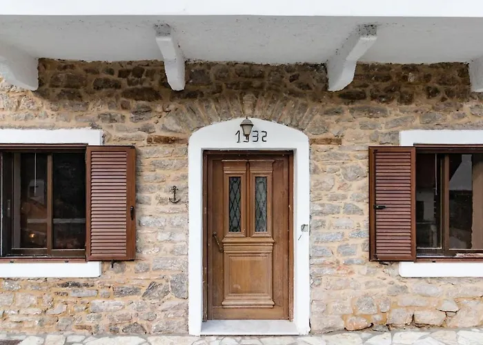 1932 Boutique Mountain με ιδιωτικό Hot Tub & τζάκι * Kalavryta
