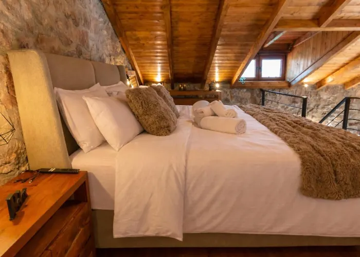Chalet 1932 Boutique Mountain με ιδιωτικό Hot Tub & τζάκι